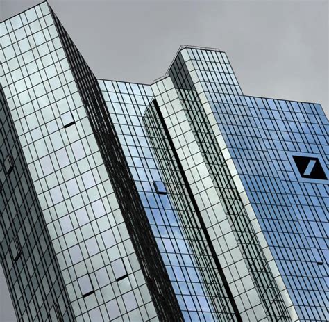 Bargeld für den hauskauf und hausbau.eine wichtige größe bei der finanzierung ihres immobilienwunsches ist ihr eigenkapital. Eigenkapital: Deutsche Bank drängt USA zu Basel III - WELT