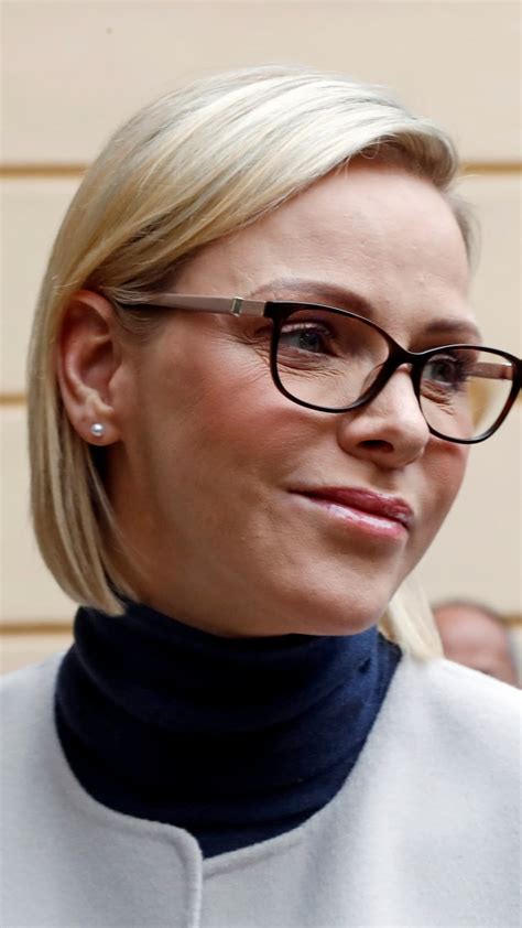 Jahrelang trug die monegassische landesmutter die mehr oder weniger gleiche (langweilige) frisur: Charlène von Monaco: So habt ihr sie noch nie gesehen!