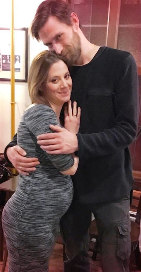 Szinetár dóra tökéletesen megfogta fotójával, ahogy férje, makranczi zalán és kisfiuk őszintén, szeretettel egymásra néznek. Kisfia lesz Szinetár Dórának: így éli meg a harmadik ...