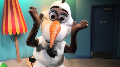 Disneys Hollywood Studios 🤝 Meet And Greet Olaf Youtube