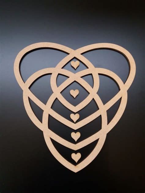 Mdf Celtic Motherhood Symbol With Hearts Wr1080 Woodform Crafts