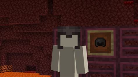 Unobtrusive Netherite Helmet Minecraft Texture Pack