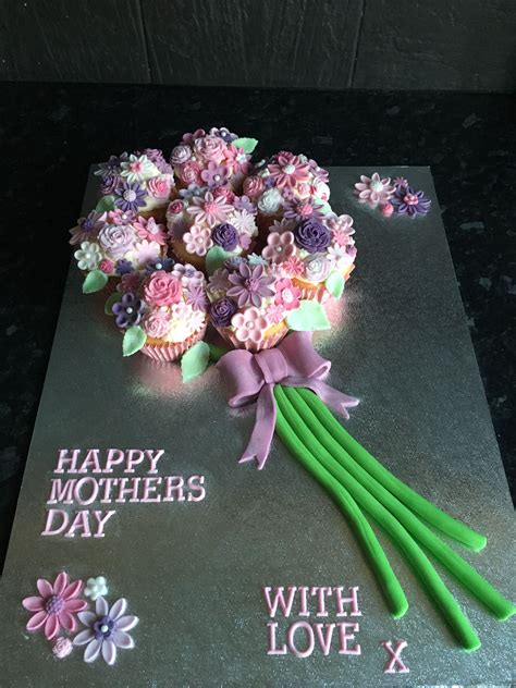 Mothers Day Edible Flower Bouquet Cupcakes Arranged As A Bouquet With