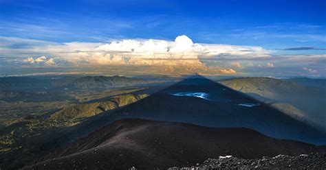 Marufin juga menjelaskan bahwa gerhana bulan kali ini bisa disaksikan di seluruh wilayah indonesia. Gerhana Bulan Juli 2018 Bisa Dilihat di 8 Tempat Wisata ...