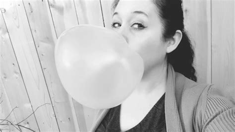 Blowing Big Beautiful Black And White Bubblegum Bubbles Youtube