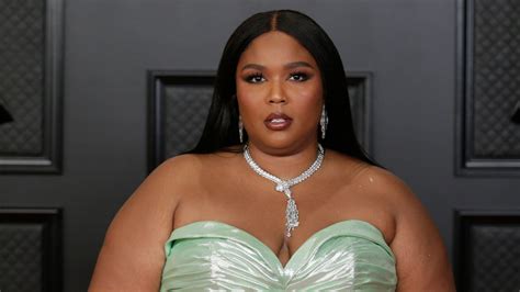 Lizzo Says Fat Women Arent Benefiting From The Body Positivity