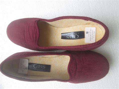 Vintage Womens Traditional Slippers Size 6 New 1970s Etsy Vintage