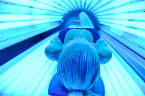 Fda Plans Warning Labels For Tanning Beds The Boston Globe