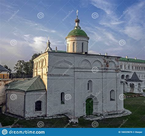 Archangels Kathedrale In Ryazan Stockfoto Bild Von Wolke Zargen