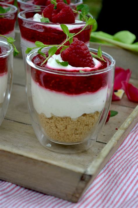 Dreamy Creamy Dessert im Glas Knusper-Vanille-Cheesecake im Glas mit