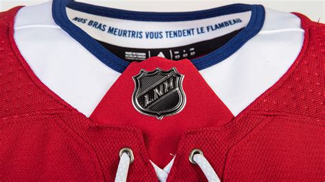 When carrier's montreal canadiens hockey sweater wears out, his mother writes to eaton's to order a new one. Chandail Des Canadiens De Montréal - Voyez Les Trois ...