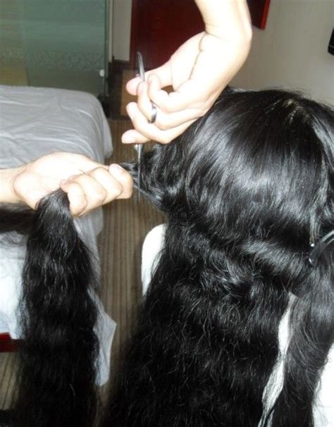 She has very fine hair but this cut creates a very classy look for her. aidebianyuan cut very long hair to short-NO.91 ...