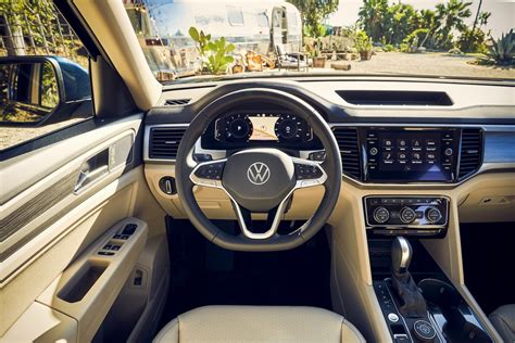 Volkswagen Updates Atlas Suv A Year Ahead Of Usual The Detroit Bureau