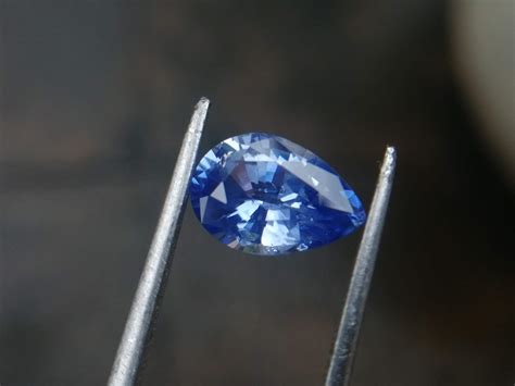 Long range diamond and gemstones detector a device with multiple features searching for diamonds and gemstones underground: Natural Blue Sapphire "Cornflower Blue" - Danu Group