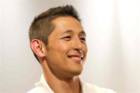 2020台灣立法委員選舉，一批高顏值候選人吸引了民眾眼球，39歲的民進黨立委候選人吳怡農正是其 顏值會給候選人加分嗎？ 會如何影響民眾手中的選票？ bbc中文採訪了吳怡農和台北街頭的民眾 製片人/視頻剪輯：苒苒 民視新聞 20200111 雙帥之戰惜敗 農夫農婦要吳怡農選市長 | Taiwan Justice | 台灣公義報