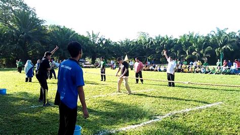 An international in law tug of war alpha mom. Kuning Vs hijau tarik tali @ SMK KAMPAR 2020 - YouTube