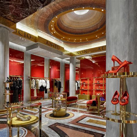 The 10 Most Stunning Luxury Stores In The World