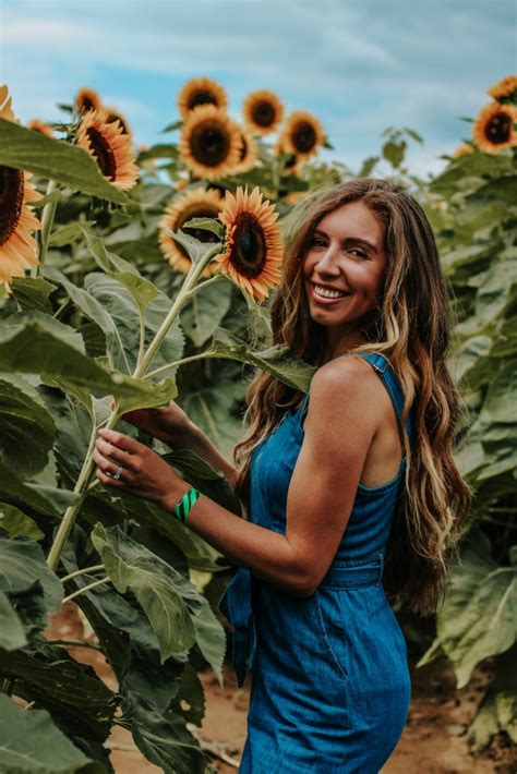 Outfits To Wear In A Sunflower Field Pesoguide
