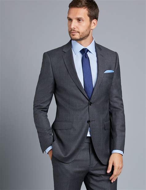 Fashionsuitoutlet offer you wide range of affordable men's slim fit suits that will give you amazing look for any occasion. Men's Charcoal Twill Slim Fit Suit Jacket | Hawes & Curtis