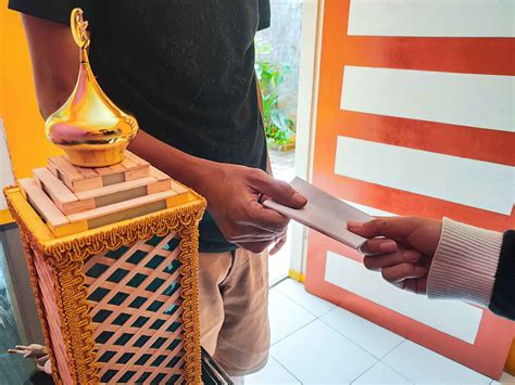 Kreasi Lampu Hias berbahan dasar Stik Es Krim | Jurnalpost