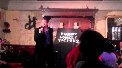 Der vorteil an berlin ist, dass die stadt sehr international und kosmopolitisch ist. Telefrancais - Daniel-Ryan Spaulding in Paris - YouTube