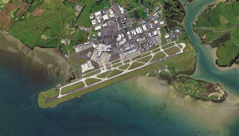 Auckland international airport is the largest and busiest airport in new zealand, situated 21 kilometres south of auckland city, and acts as a major international transport hub for the wider region. Coronavirus: Auckland Airport slashes earnings forecast by ...