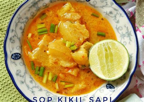 Destinasi saat liburan ke surabaya dengan keluarga besar yang paling pas adalah kebun binatang. Resep Sop/Lontong Kikil Sapi oleh Sri Widya - Cookpad