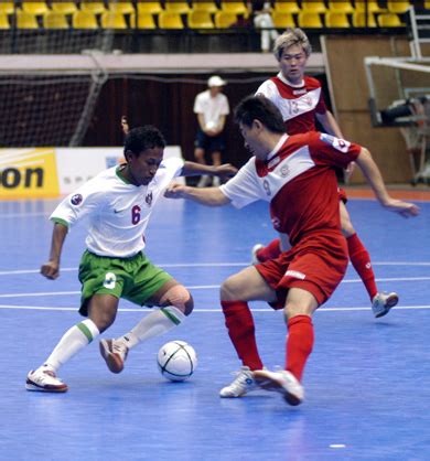 adnan sii chucky: Playing Soccer or Playing Futsal