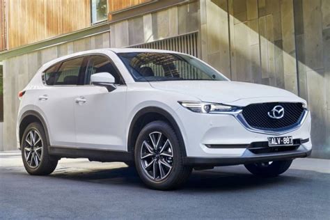 Powered by a 2.5 l, 4 cylinder, gas engine w/ fwd and automatic transmission. New Mazda CX-5 Prices. 2018 Australian Reviews | Price My Car