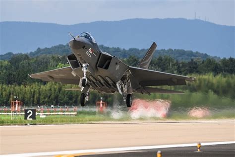 Maiden Test Flight Of Koreas Homegrown Kf 21 Fighter Jet A Success