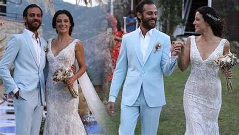 Maybe you would like to learn more about one of these? Erkan Kolçak Köstendil ve Cansu Tosun'un keyifli tatili