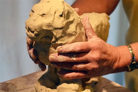 What Is A Good Clay For Sculpting Spinning Pots