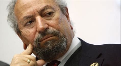 عضو حقوقي ليبرالي من اهم الدعاة فى مصر فى مجال حقوق الانسان والديمقراطية وكان ناقد. لبنان ترحل سعد الدين إبراهيم بعد قيامه بهذا العمل ...
