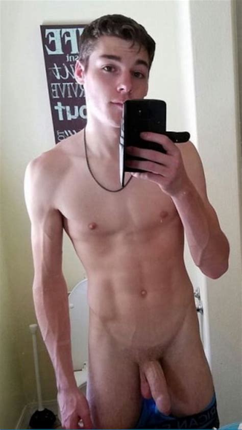 Nude Guy Selfie Underwear