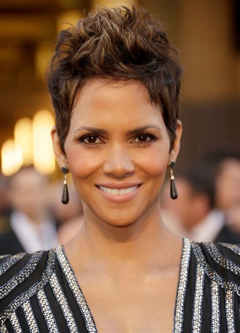 20 classic and cool short hairstyles for older women
