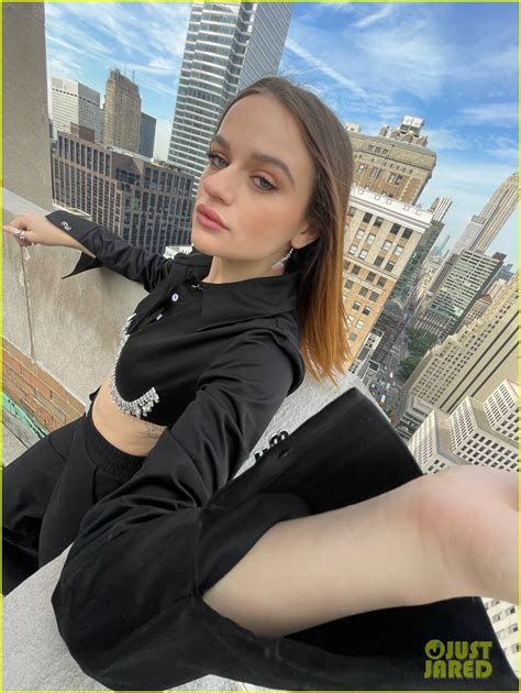 Joey King Strikes A Pose In Nyc While Promoting New Hulu Movie The
