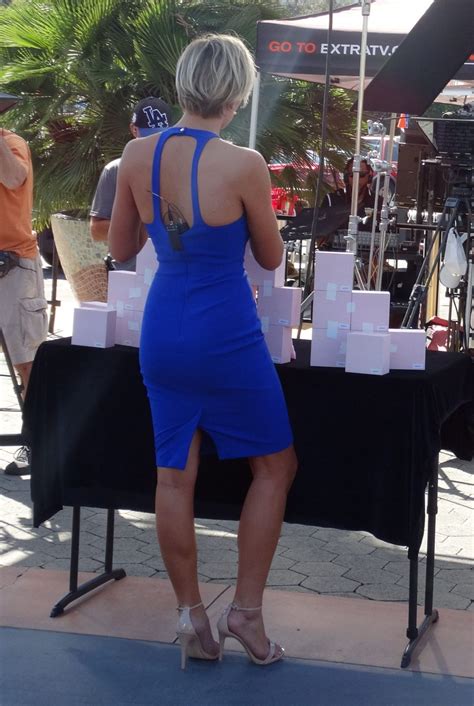 Whether they are seeking it as a fashion statement or accepting of mother nature's ability to strip us even of our natural hair color. Charissa Thompson On The Set Of Extra - Celebzz - Celebzz
