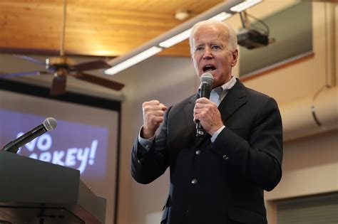 Youre A Damn Liar Man Joe Biden Lashes Out At Iowa Voter Over Ukraine Vanity Fair