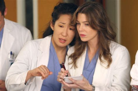 Cristina Yang Grey S Anatomy Oggi Anni Con La Nuova Meredith Foto
