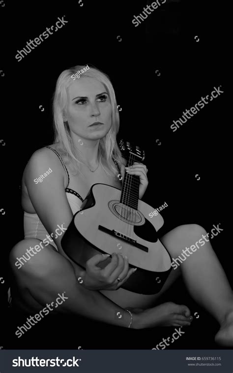 Portrait Nude Woman Guitar Stock Photo 659736115 Shutterstock