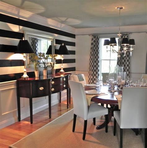 15 Dazzling Dining Room Designs With Striped Walls