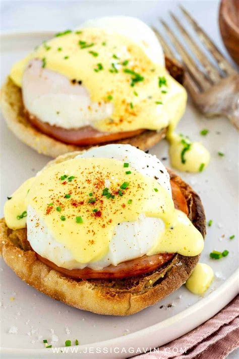 How To Make Eggs Benedict Recipe Eggs Benedict Breakfast Easy