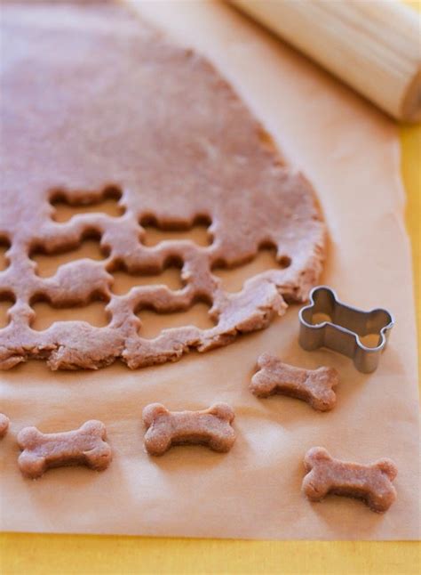How do you make peanut butter dog biscuits? Homemade Peanut Butter Dog Treats