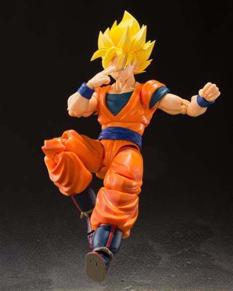 Because of its lightness, a sh figuarts can also be used with stage act 4 transparent display stands (also from bandai tamashii nations). Dragon Ball Z: Super Saiyan Full Power Goku - S.H. FIGUARTS - Sammler