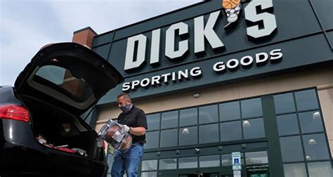 Dicks Sporting Goods Expands Holiday Hires Sgb Media Online