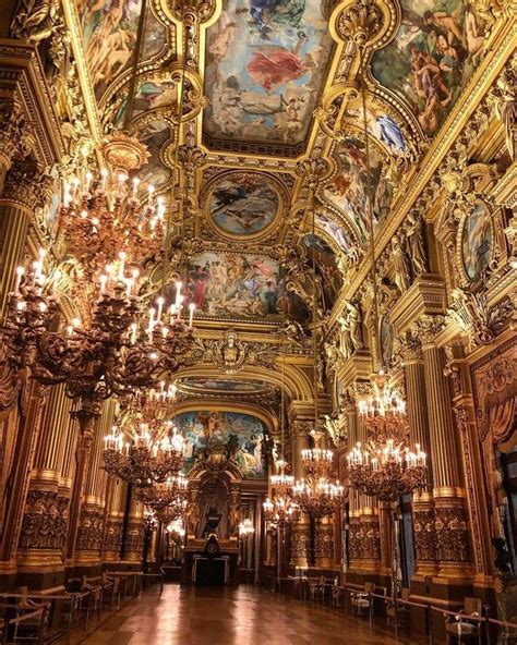 Excellent condition, a great masterpiece at an affordable price !!. Don't you just adore the glamorous and prestigious Paris ...