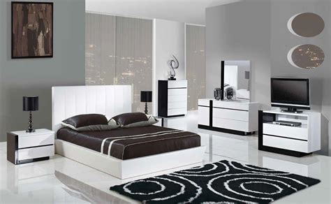 Trinity 5pcs King Size Modern Platform Bedroom Set White