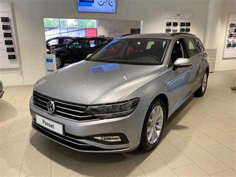 The 2021 volkswagen passat trades performance and personality for an affordable price and popular equipment. Volkswagen Passat Variant Elegance 2.0 TDI EVO SCR 150PS ...