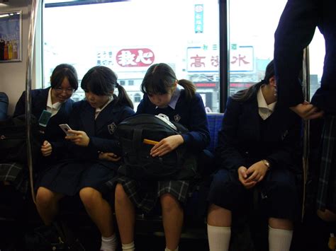 japanese schoolgirls on the train just another slice of li… flickr