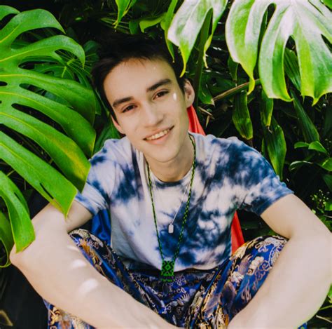 Jacob collier has an estimated net worth of more than $2 million as of may 2021. Jacob Collier Teaches Us How to Make A Song in a Shipyard